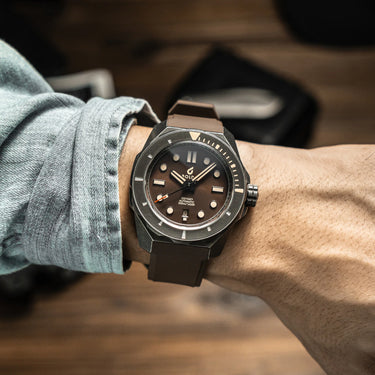 RELÓGIO BOLDR ODYSSEY CORAL BROWN 2.0 - EDIÇÃO LIMITADA